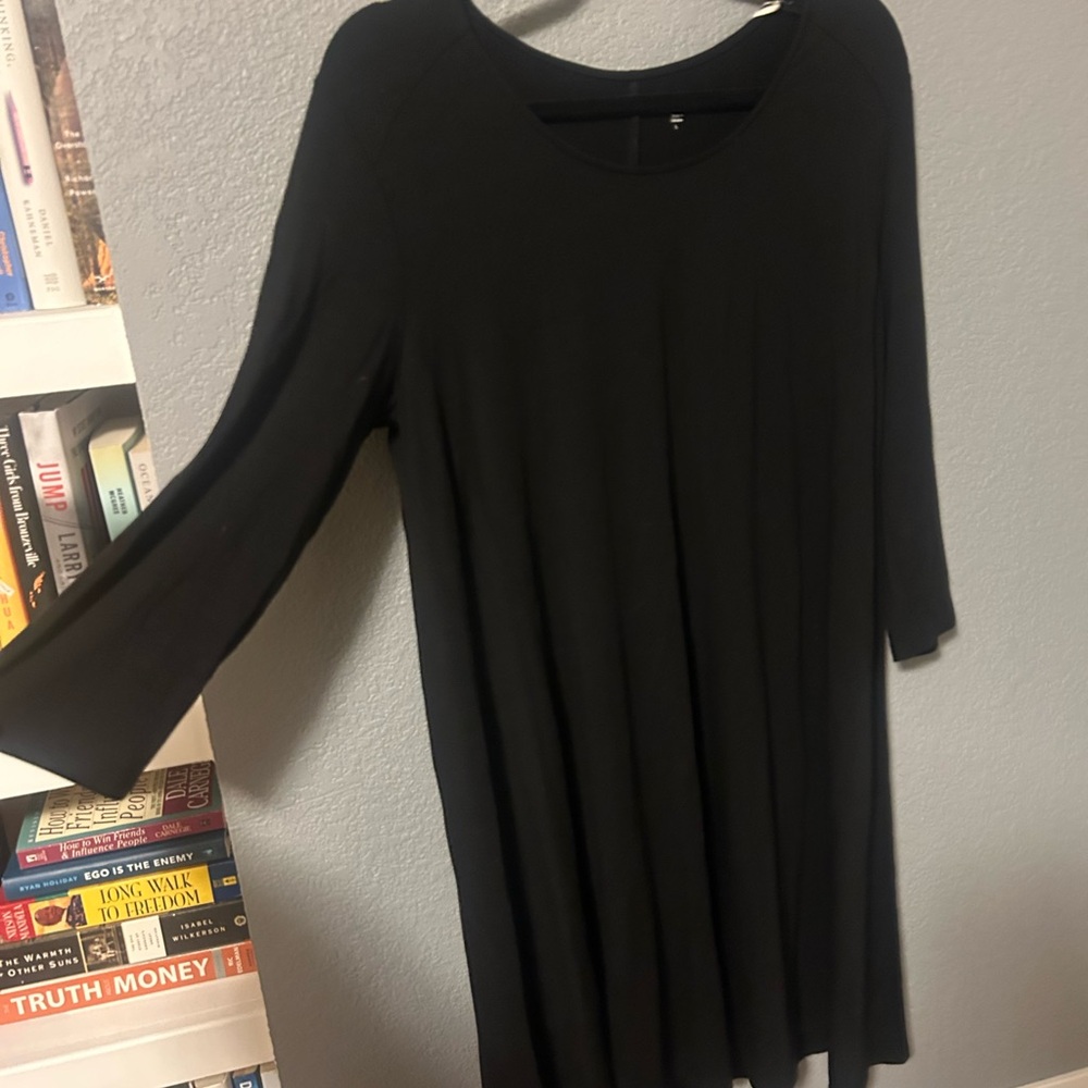 NWT Garnet Hill Black Crewneck Midi Dress